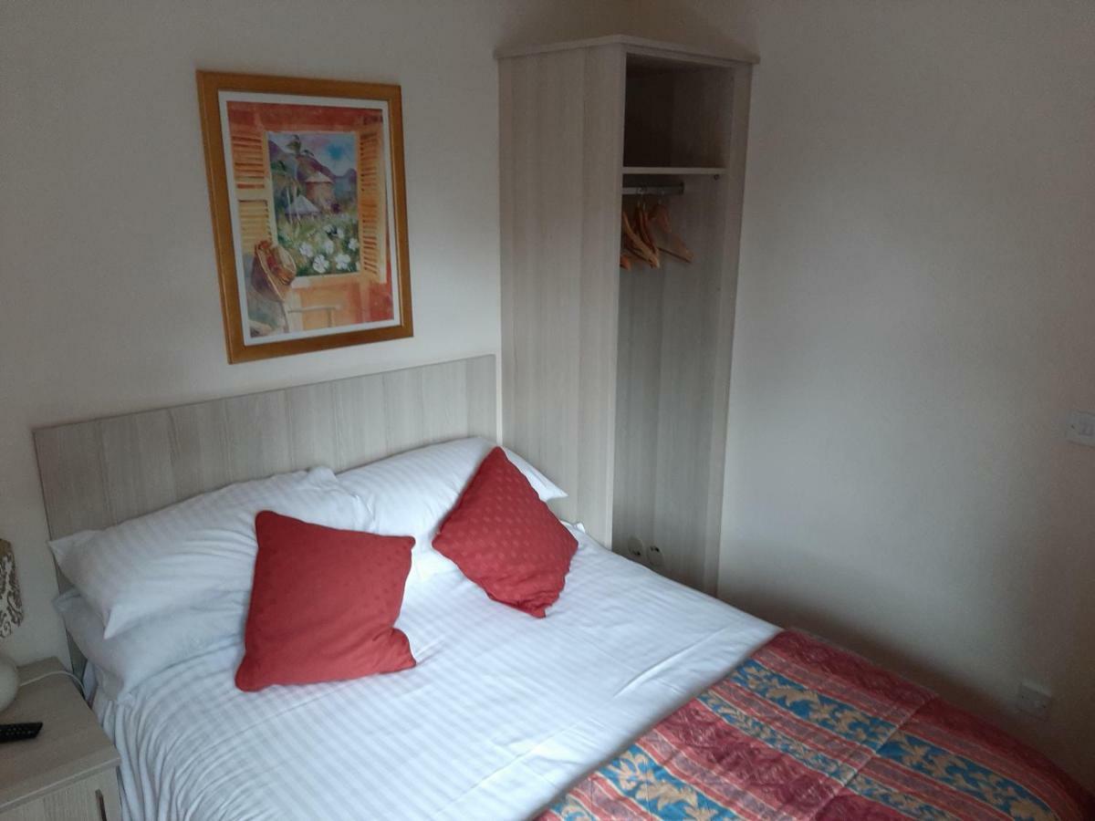 The Pilgrim'S Guest House Newbury  Bagian luar foto